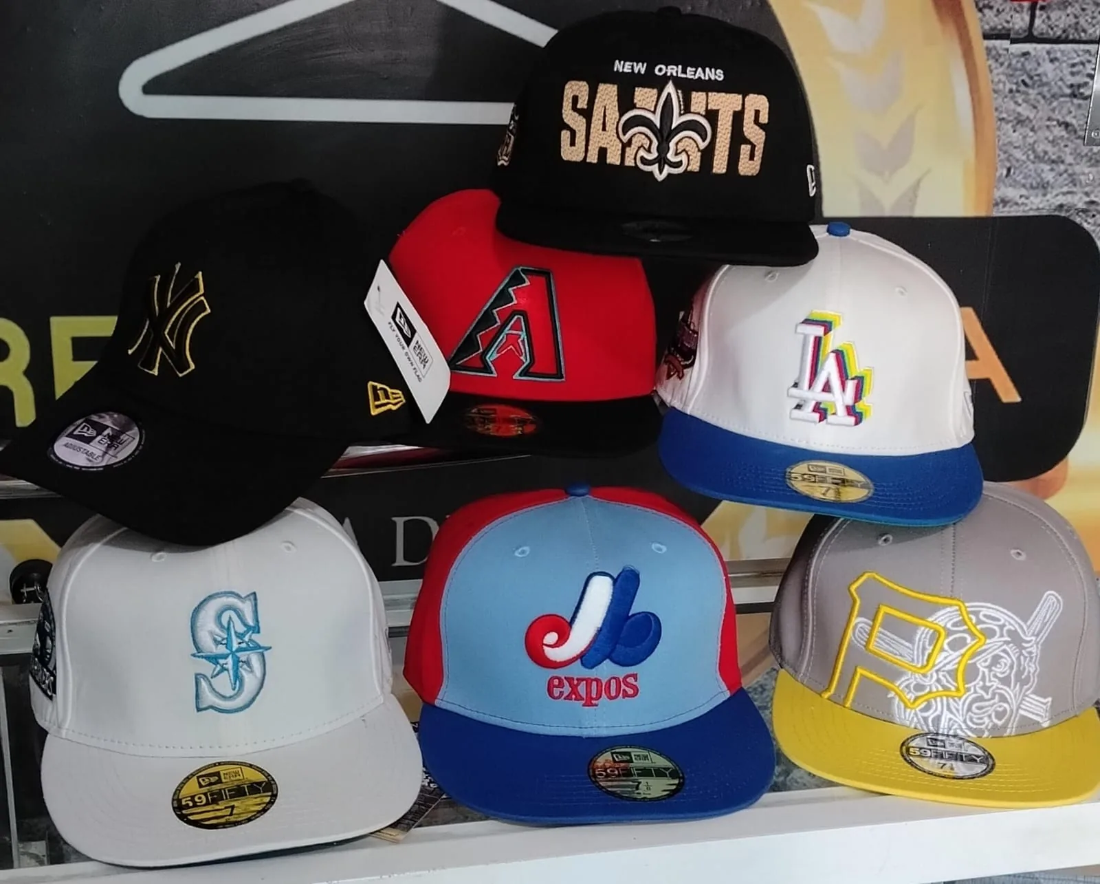 Gorras en estante MLB: NY, Diamondbacks, Saints, Dodgers LA, Mariners, Expos, Pirates (foto 18), disponibles en PRESENCIA, Cartagena